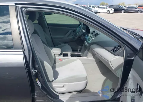 2011 Toyota Camry Le z USA, uszkodzony, nr VIN 4T4BF3EK1BR155804